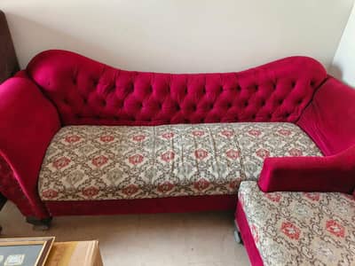 URGENT SALE, saf condition, bare drawing room k liye sofay