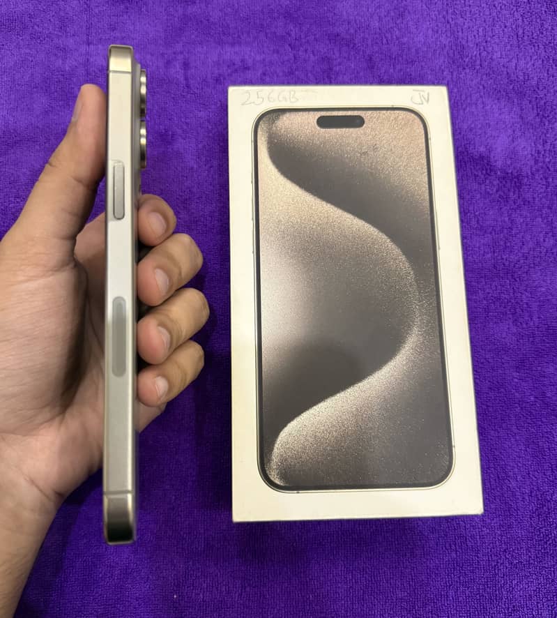 Apple iPhone 15 Pro Max 3
