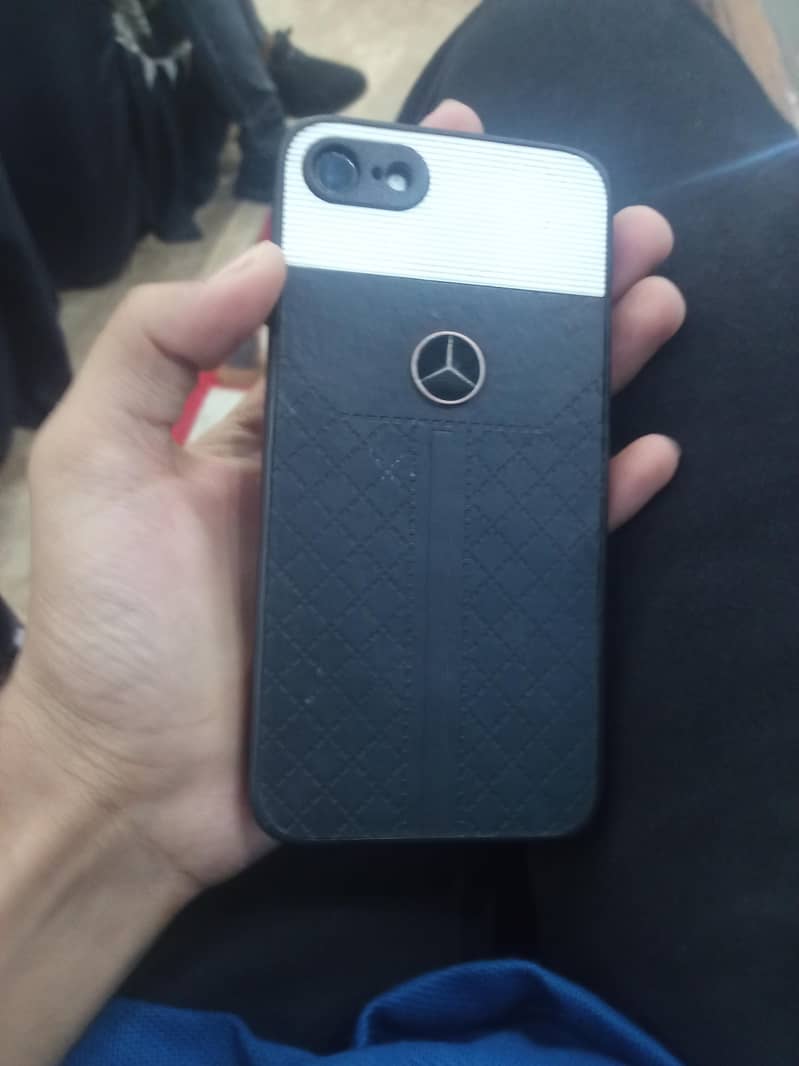 Apple iPhone 7 2