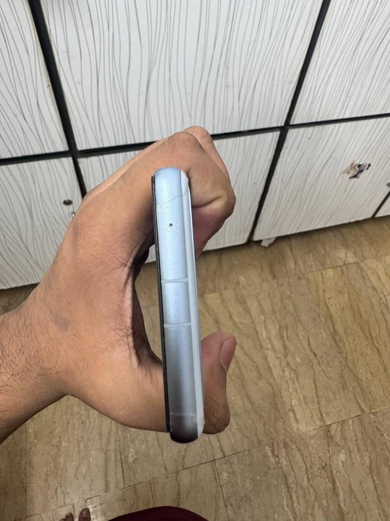 Google Pixel 7a 3