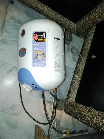 BOSS Instant Electric Water Heater (Geyser) - Excellent Condition.