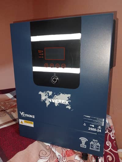 inverex veryon Soler inverter 2500-24 wifi new condition 10/10