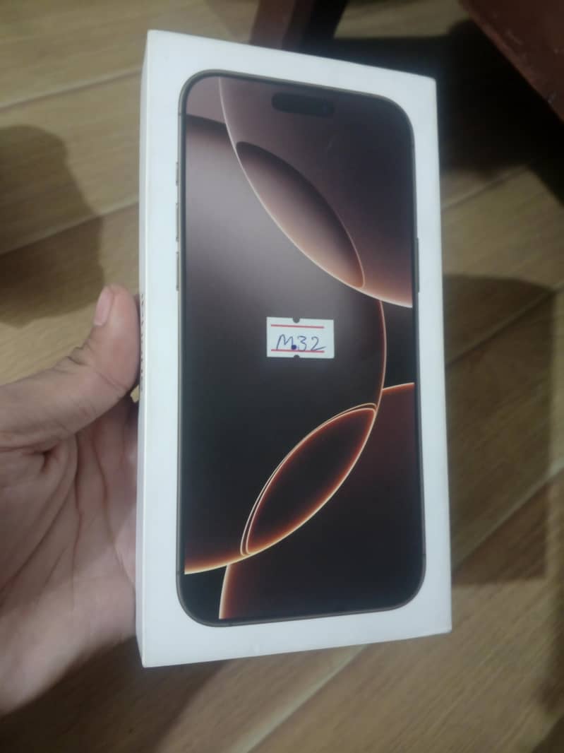 Apple iPhone 16 Pro Max 1