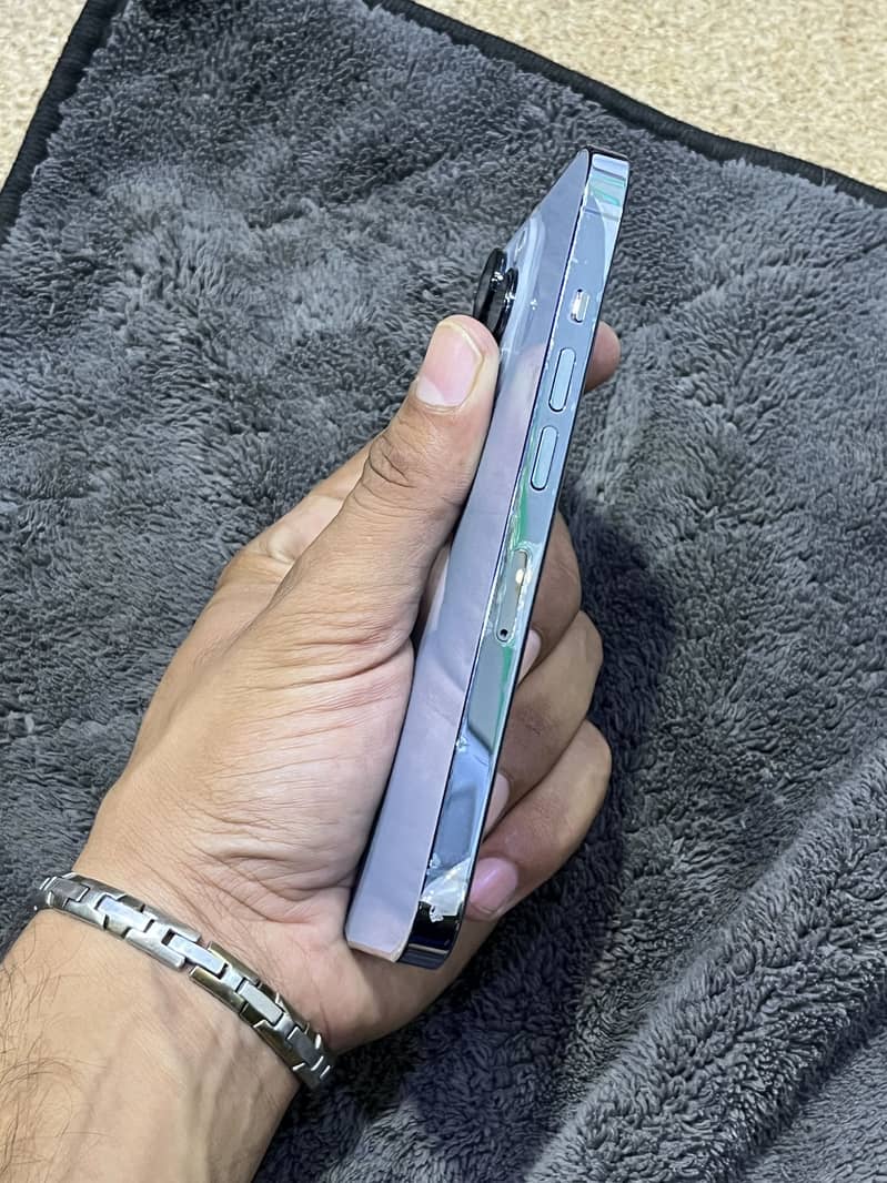Apple iPhone 13 Pro 3