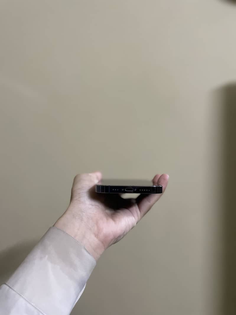 Apple iPhone 14 Pro 2