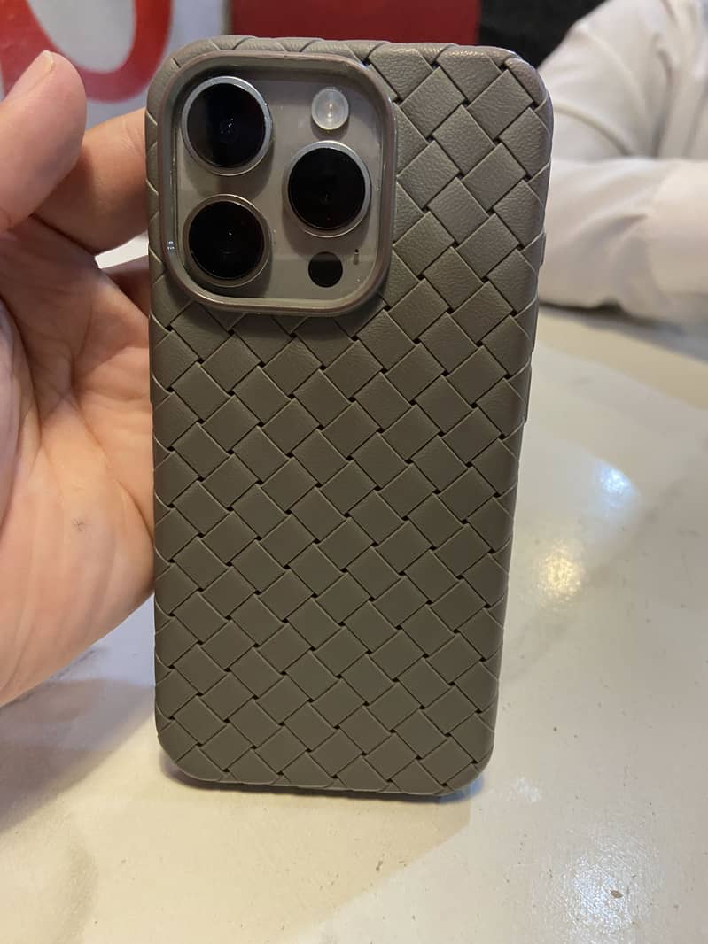 Apple iPhone 15 Pro 0