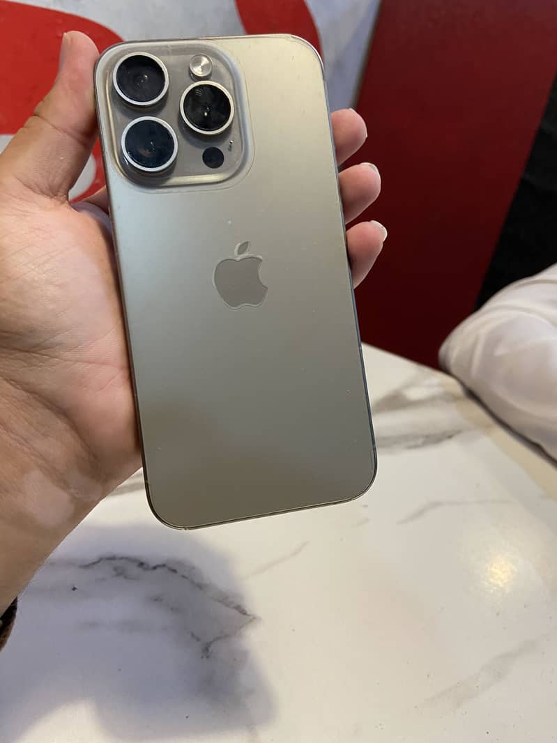 Apple iPhone 15 Pro 2