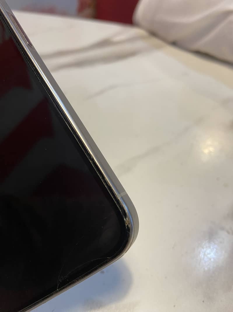Apple iPhone 15 Pro 3