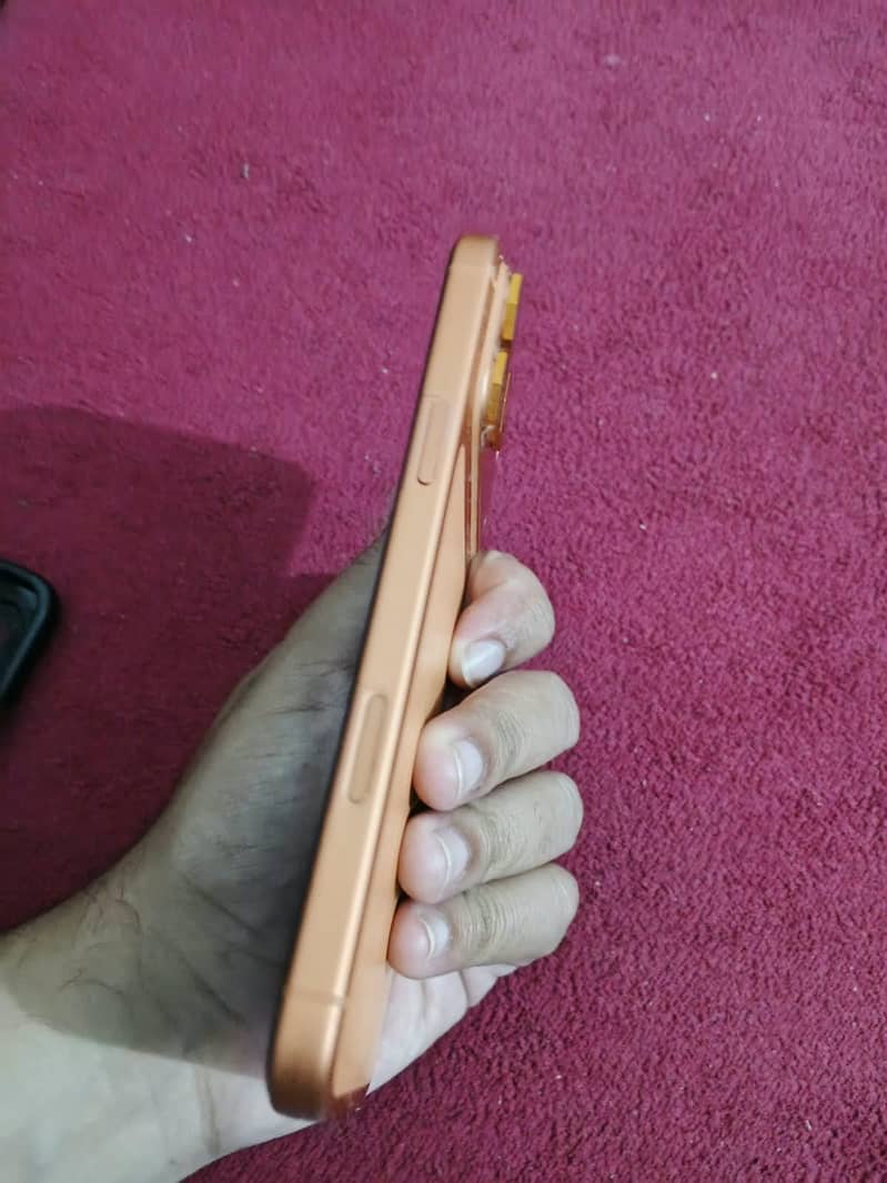 Apple iPhone 17 Pro Max 4