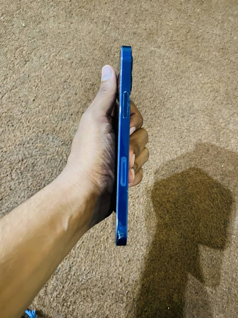 Apple iPhone 12 5