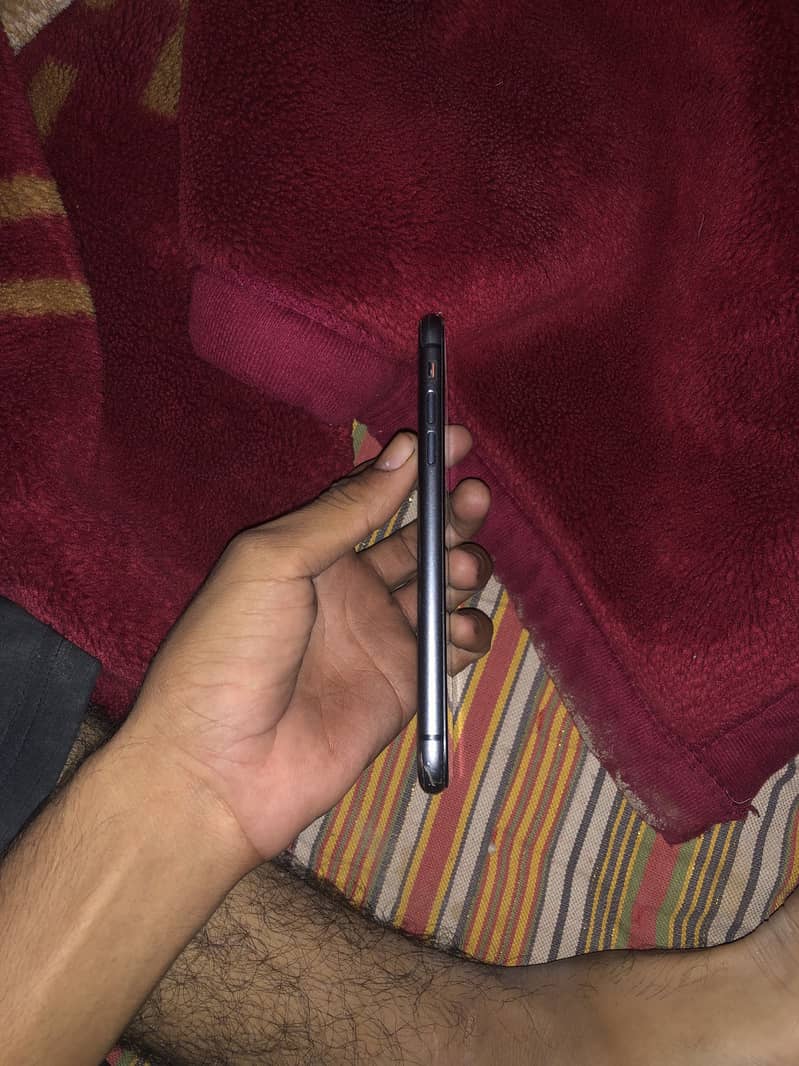 Apple iPhone 11 10