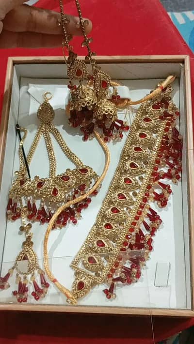 Beautiful Red & Golden Bridal Jewellery Set – Used Once