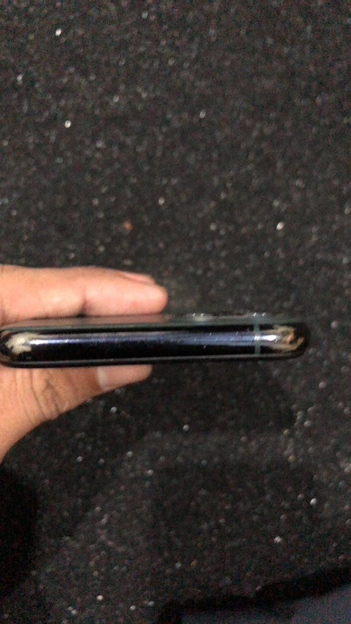 Apple iPhone 11 Pro 1
