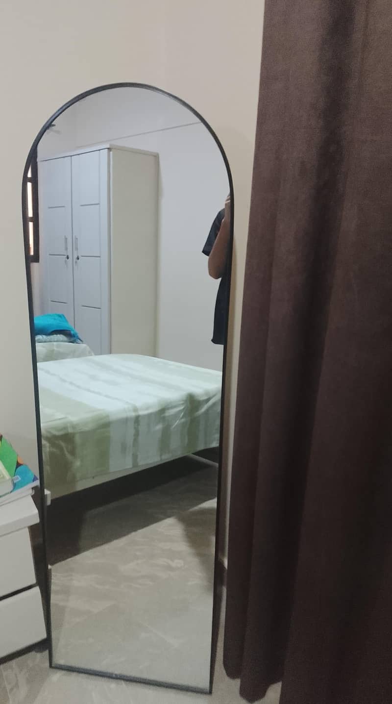 stand Mirror 0