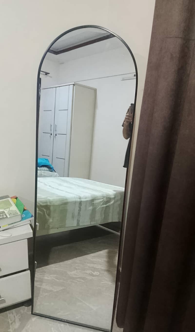 stand Mirror 1