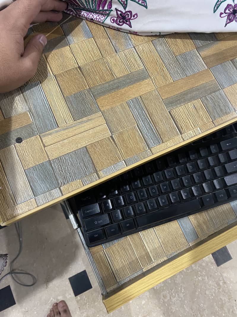 Complete Setup + Table + Original Boxes + Free Items 9