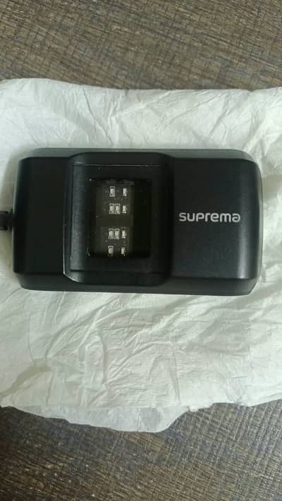 Suprema BioMini is an optical USB 2.0 fingerprint scanner.