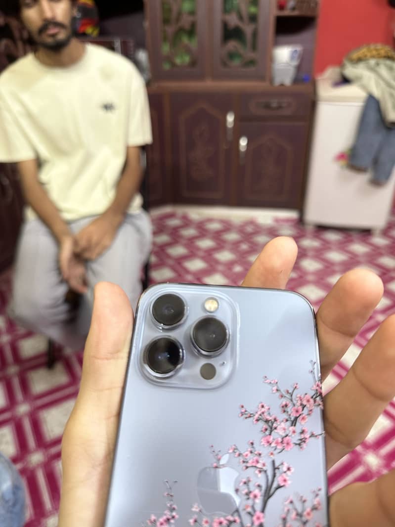 Apple iPhone 13 Pro 3