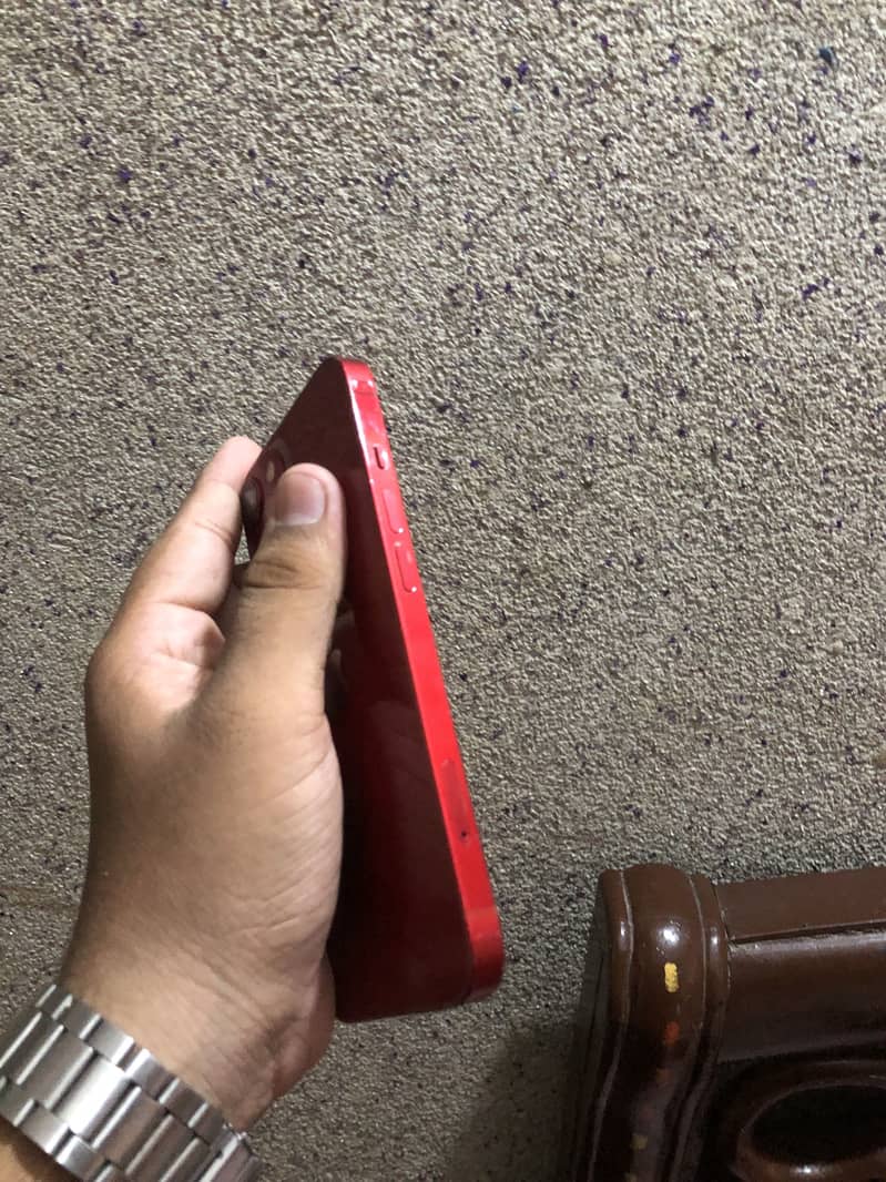 Apple iPhone 13 2