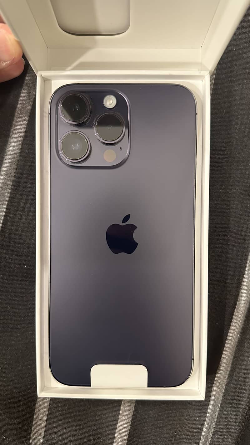 Apple iPhone 14 Pro Max 0