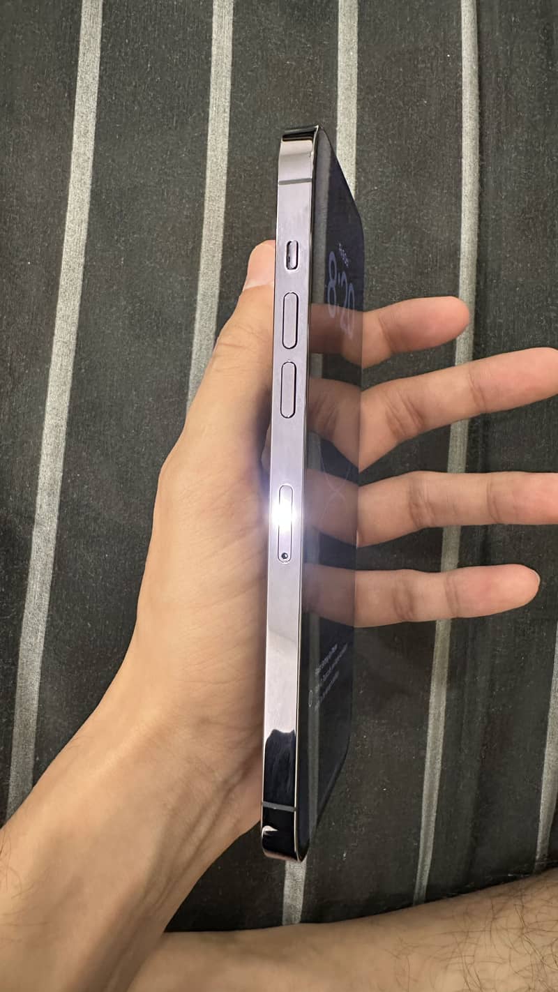 Apple iPhone 14 Pro Max 6
