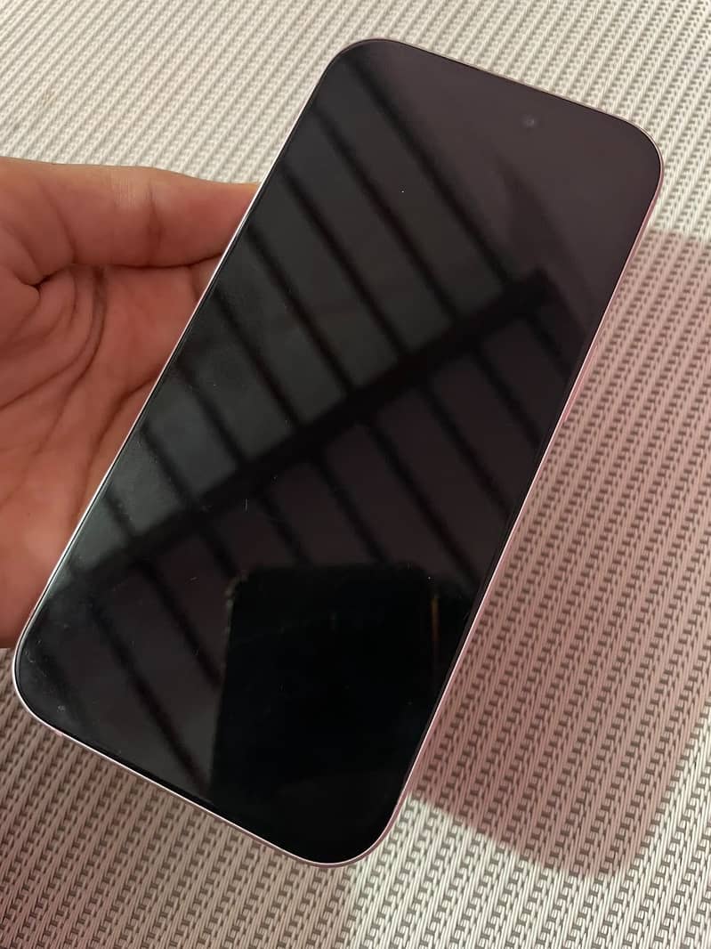 Apple iPhone 15 4