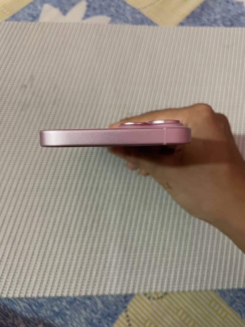Apple iPhone 15 5