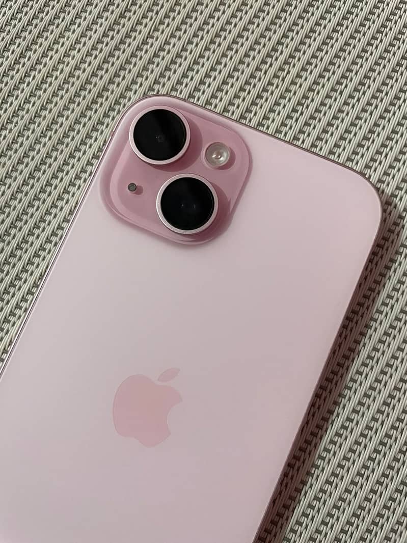 Apple iPhone 15 6