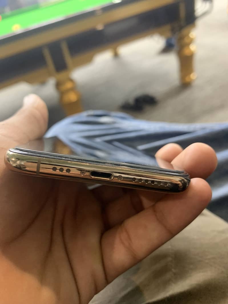Apple iPhone 11 Pro 1