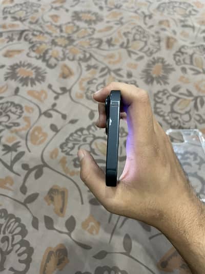 Apple iPhone 14
