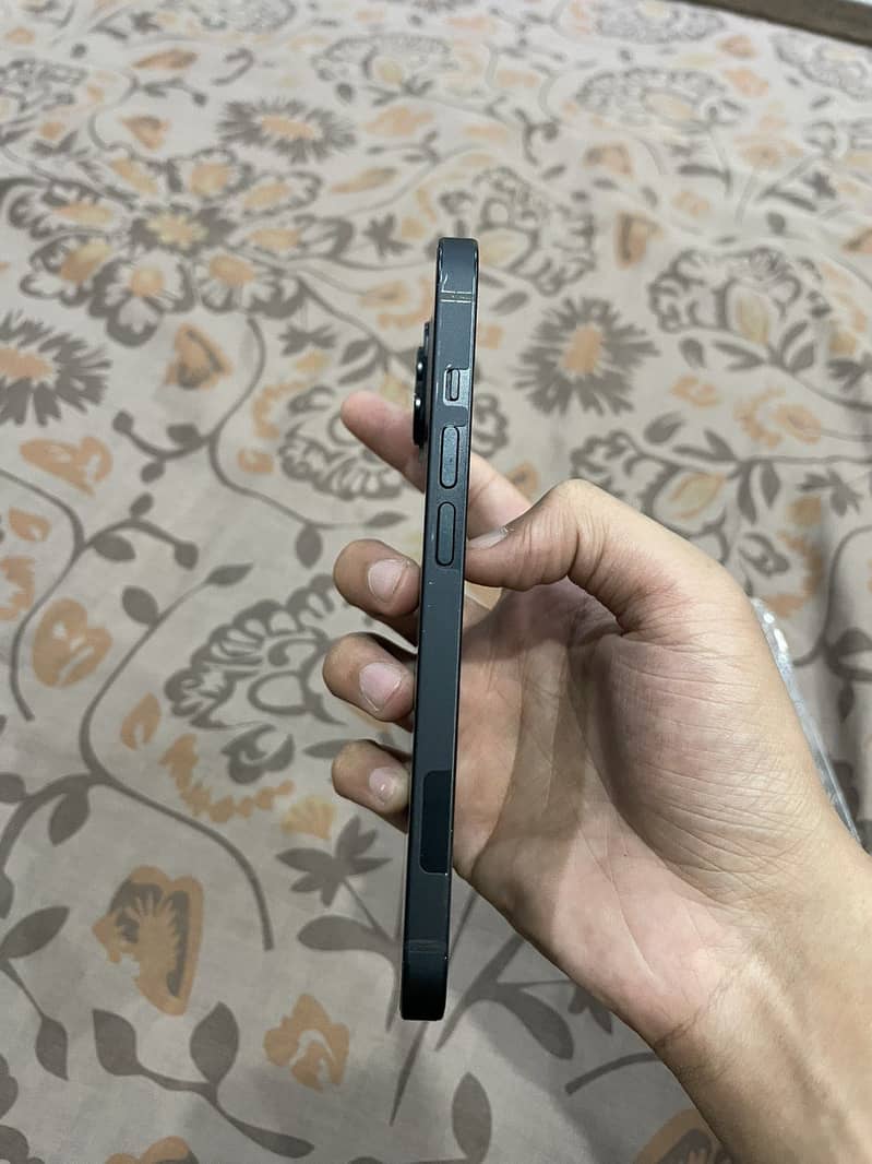Apple iPhone 14 9