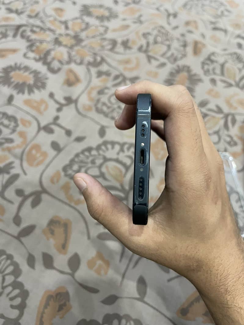 Apple iPhone 14 14