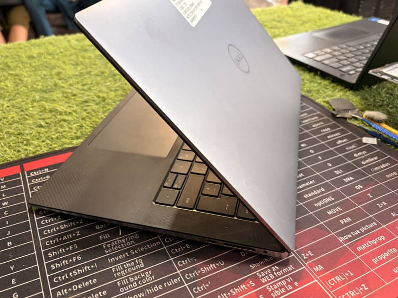 Dell Precision 5550 0