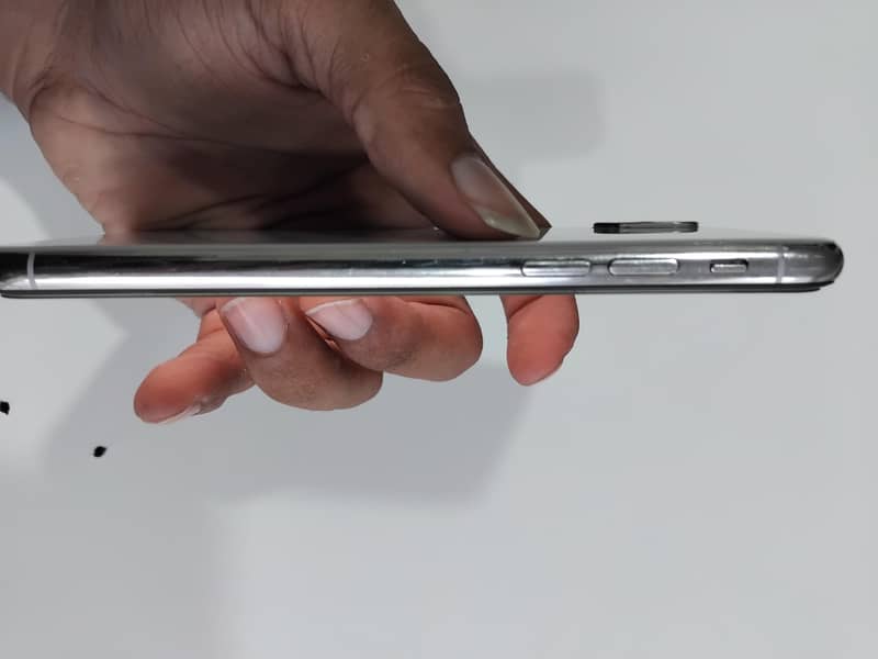 Apple iPhone X 3