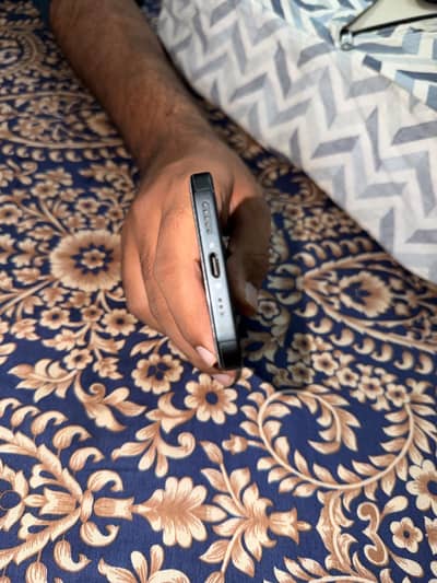 Apple iPhone 15