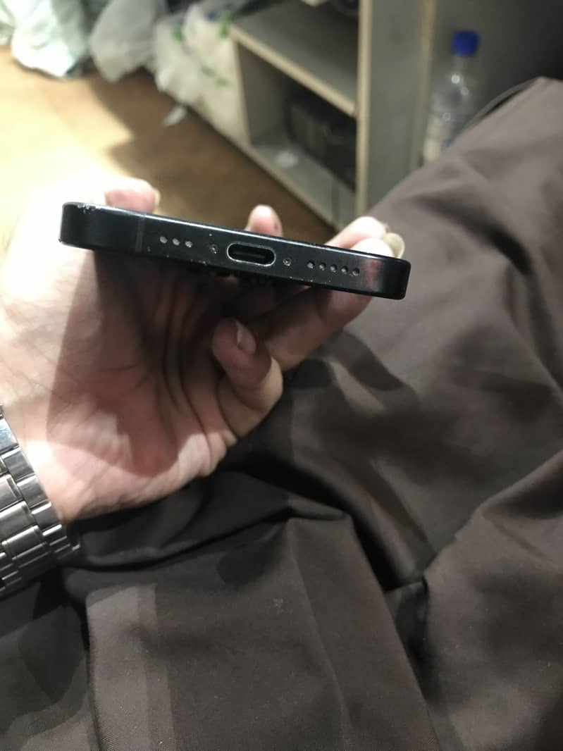 Iphone 16 pro jv 3