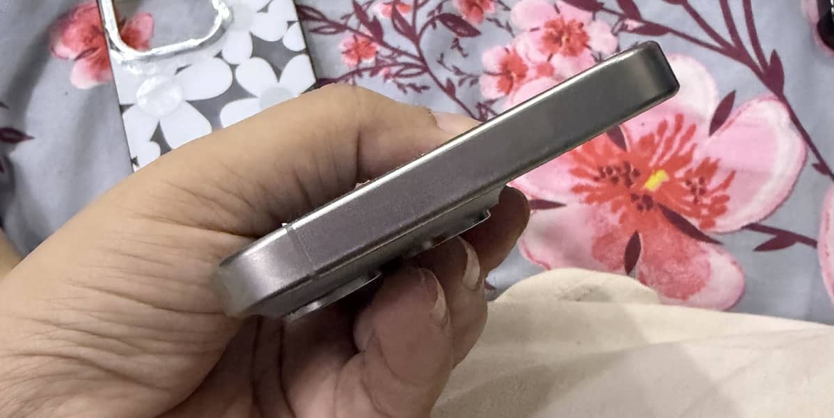 Apple iPhone 15 Pro 3