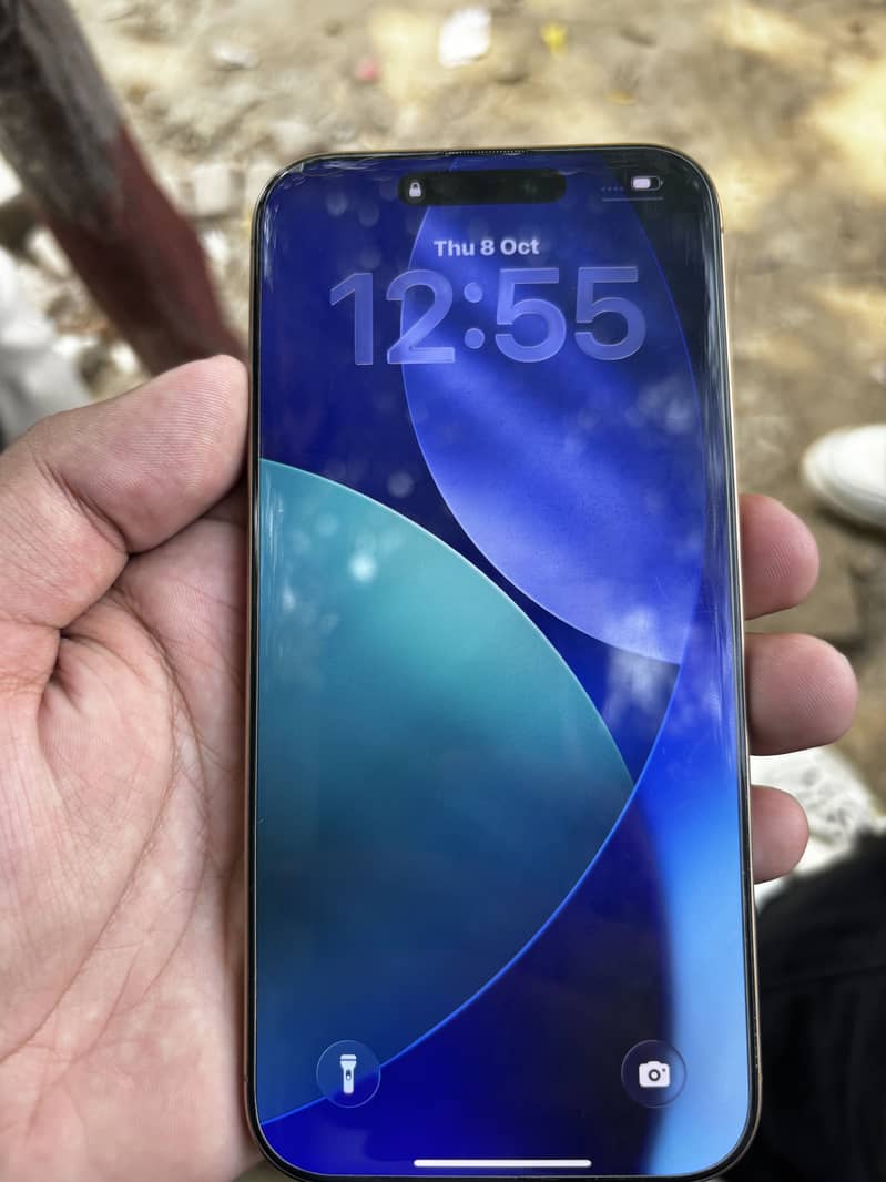 Apple iPhone 16 Pro Max 3