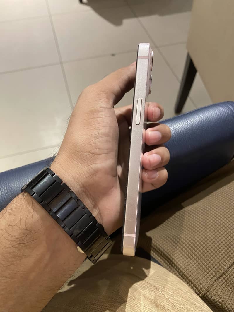Apple iPhone 13 2