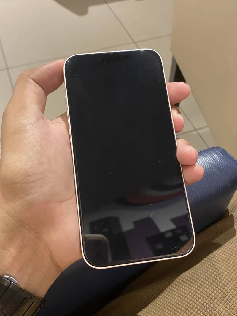 Apple iPhone 13 4