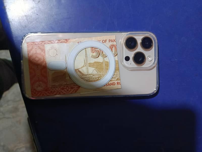 Apple iPhone 16 Pro Max 0
