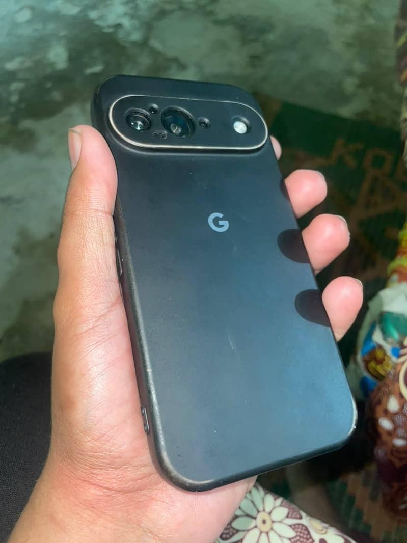 Google Pixel 9 4