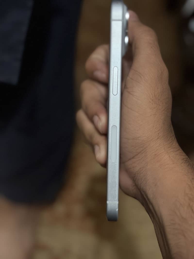 Apple iPhone 15 2