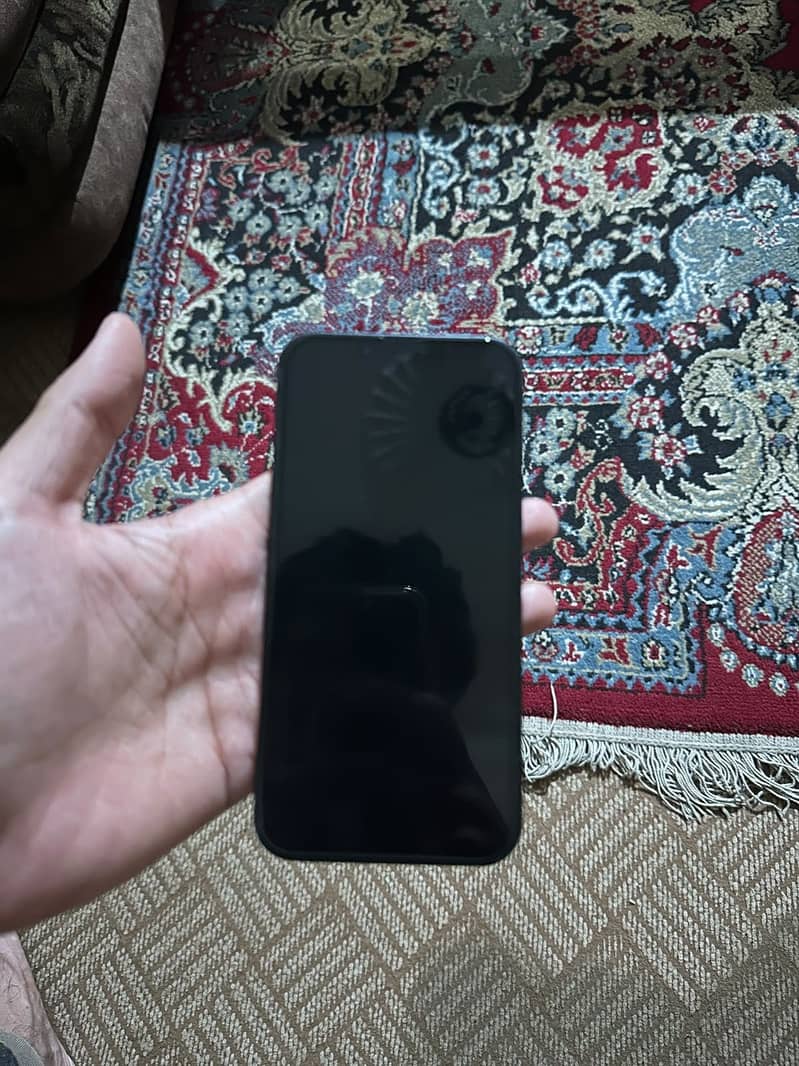 Apple iPhone 13 11