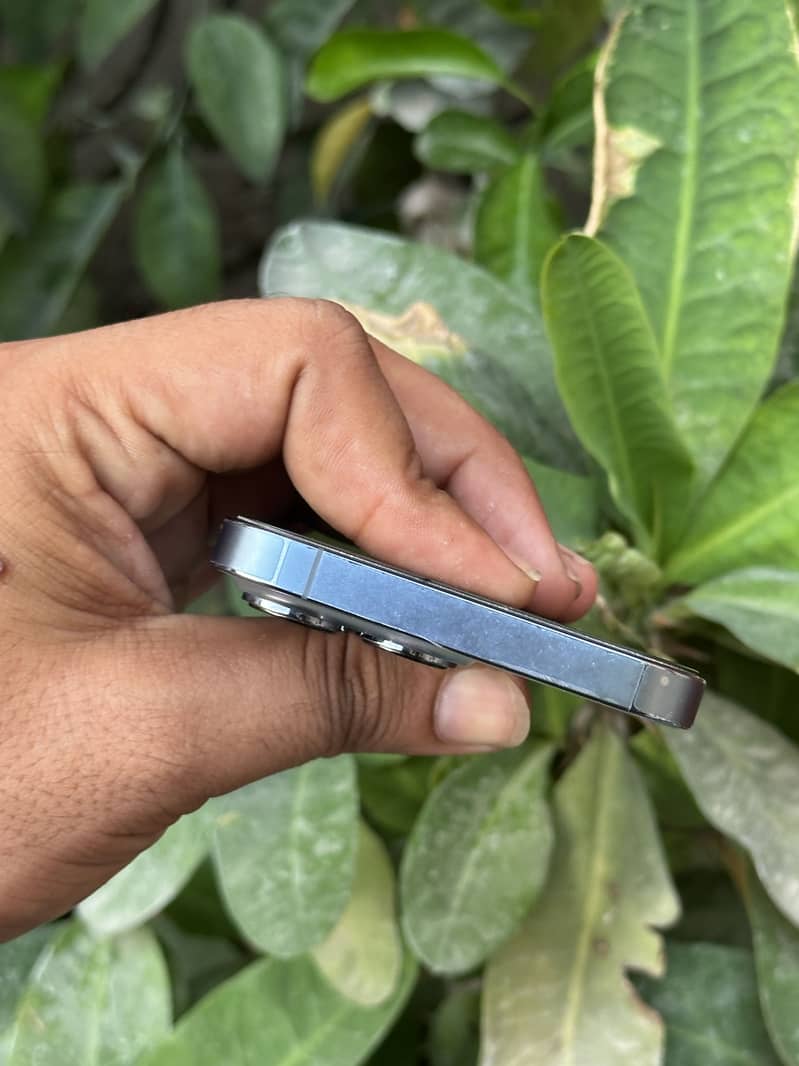 Apple iPhone 13 Pro 1
