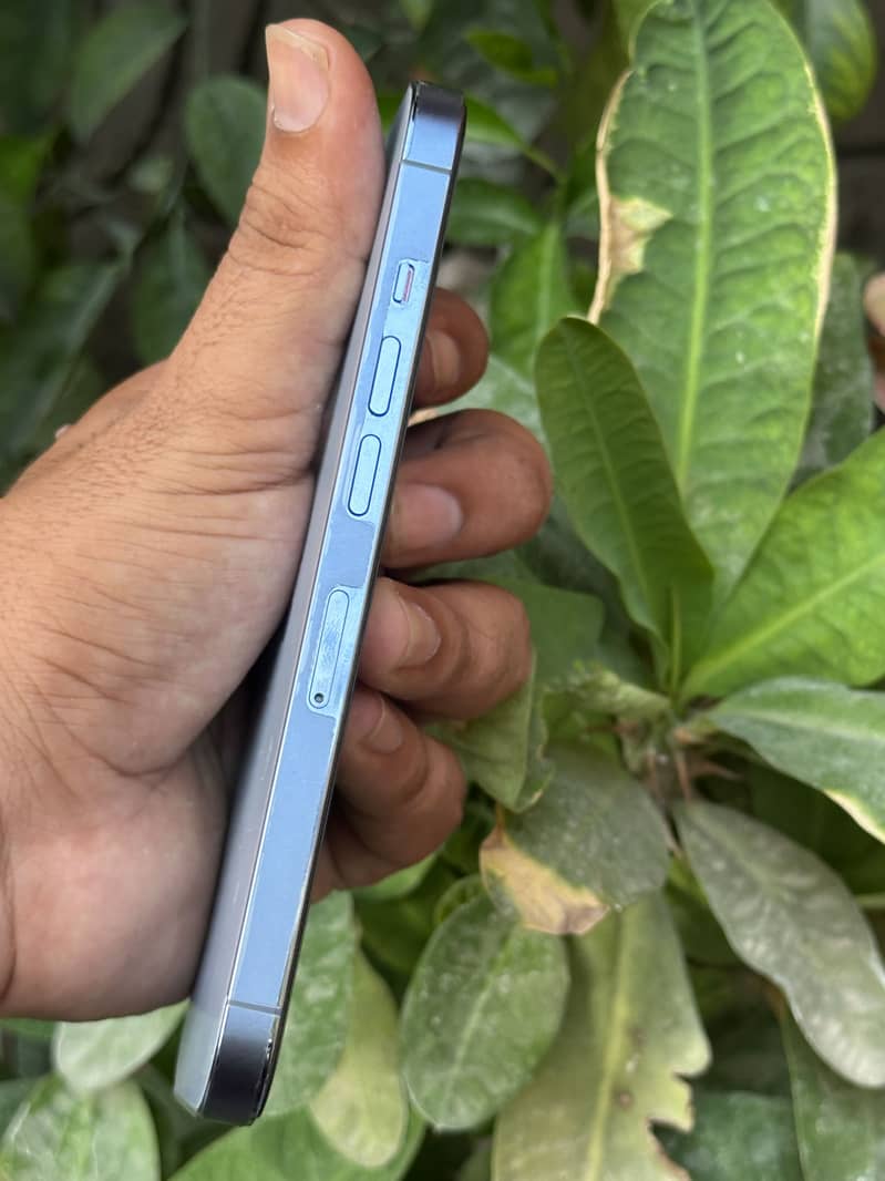 Apple iPhone 13 Pro 3