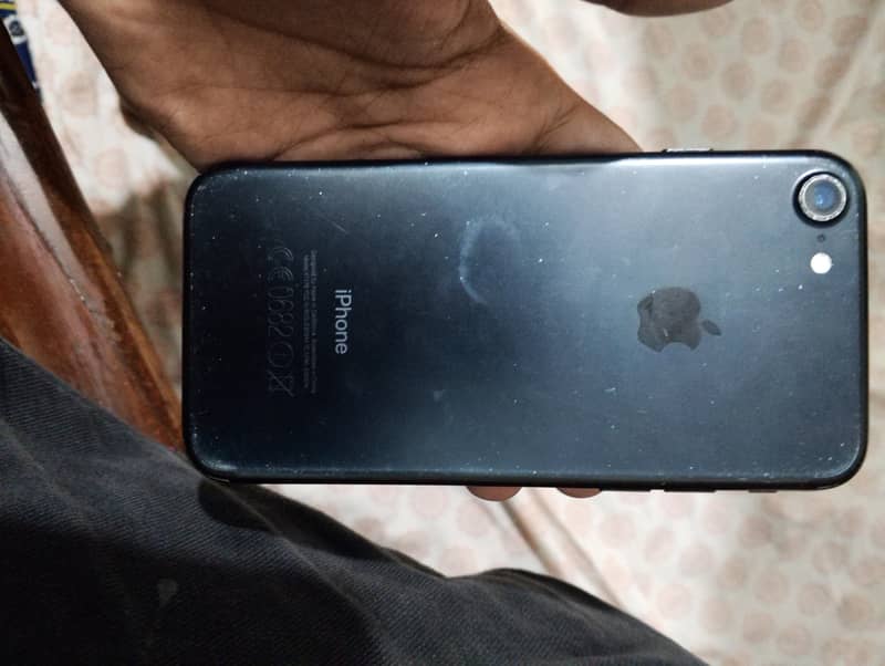 Apple iPhone 7 1