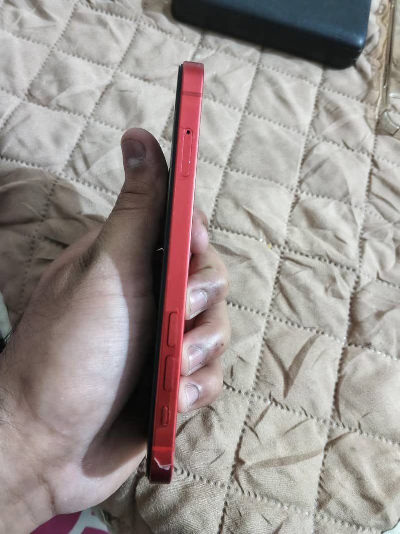 Apple iPhone 12 4