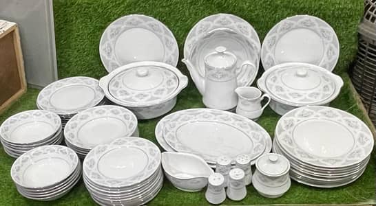 CHINI DINNER SET IN 65 PIECES