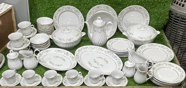 CHINI DINNER SET IN 65 PIECES